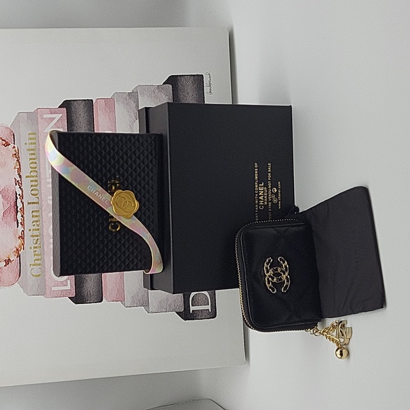 Handbags - New in box, Chanel Beauty Card Holder😍